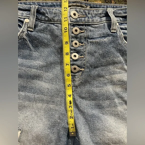 Torrid Distressed Denim Capris - Picture 4 of 6